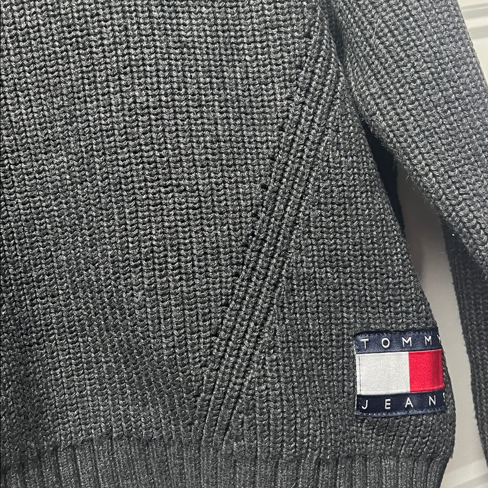 Tommy Hilfiger Sweater - Picture 7 of 16